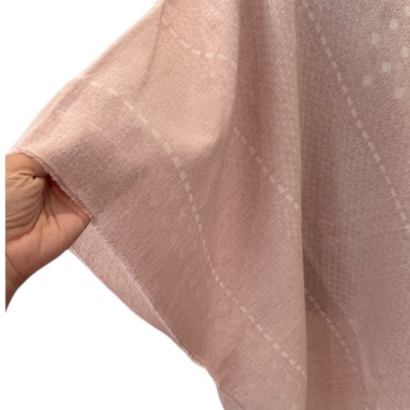 Gentle Fawn Blush Pink Geometric Fringe Poncho Wrap M/L Open Front Shawl - Picture 5 of 6